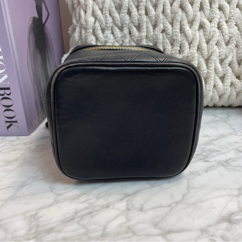 Chanel Vanity Handbag - Picture 3 of 11
